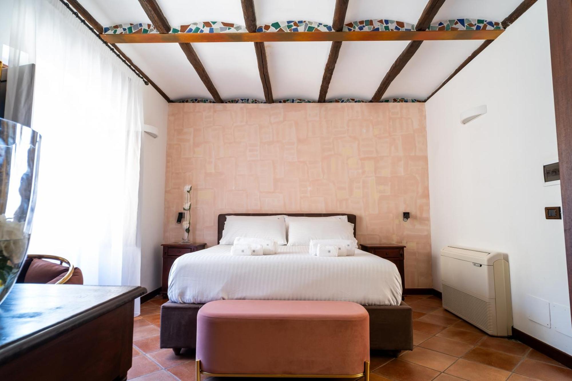 Standard Double or Twin Room,1591484539:JPEG